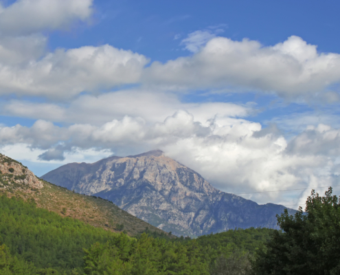 Camyuva Bergpanorama: Majestätische Taurusgebirge und malerische Wanderungen