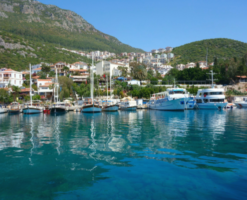 Kas Yachthafen: Elegante Boote und mediterrane Atmosphäre